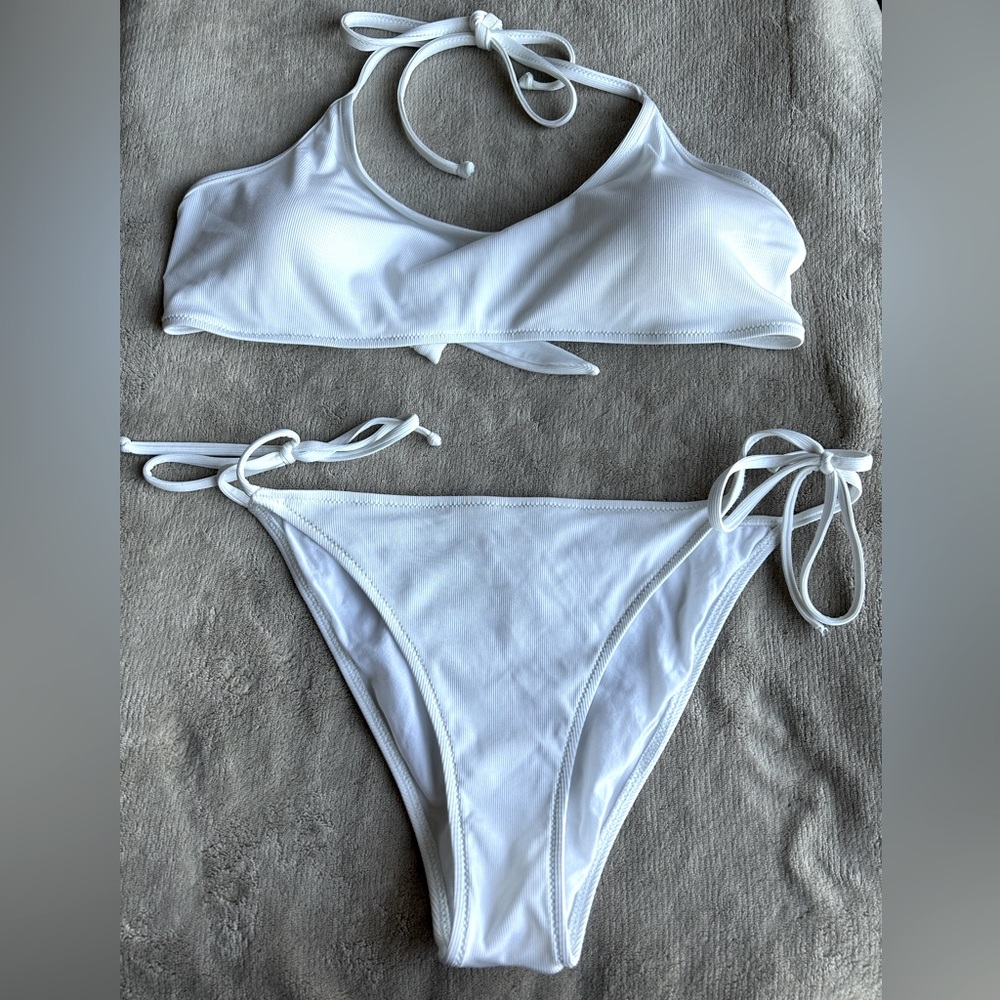 SUNDEK 2-Piece Bikini Bathing Suit in White. Women’s EU46/US12